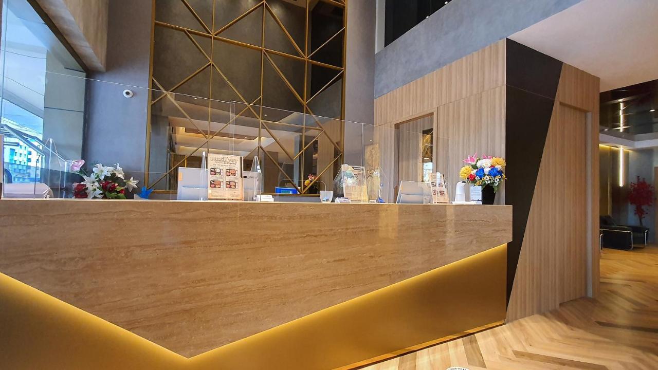 Classie Hotel Palembang Esterno foto