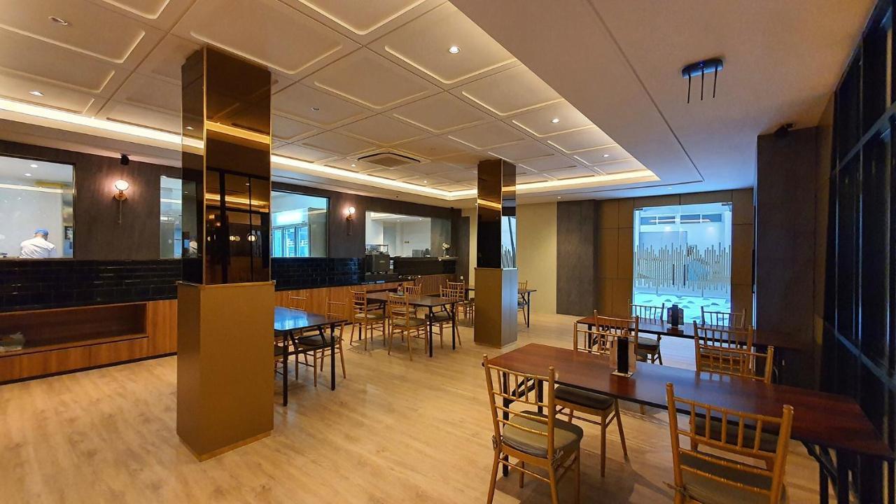 Classie Hotel Palembang Esterno foto