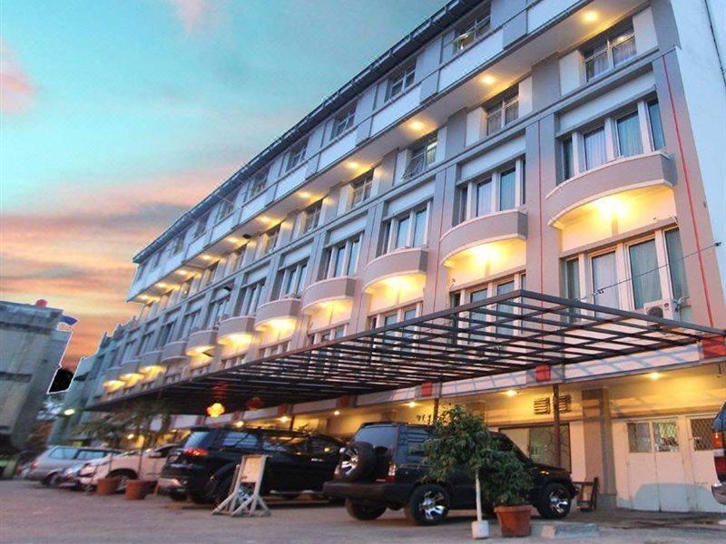 Classie Hotel Palembang Esterno foto